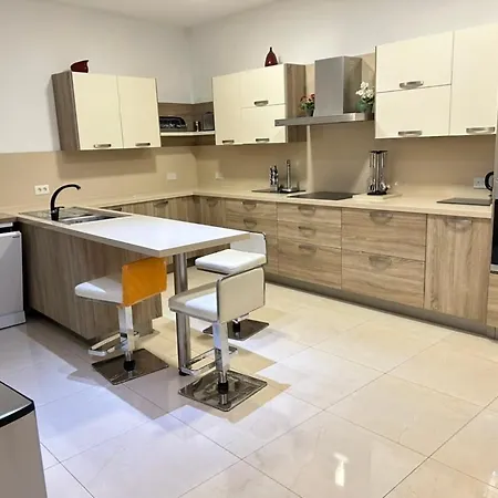 Lägenhet 3story With 3 Bedrooms 2 Floor Bed Is-Swieqi