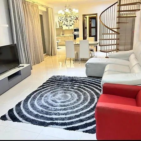 Apartment 3story With 3 Bedrooms 2 Floor Bed