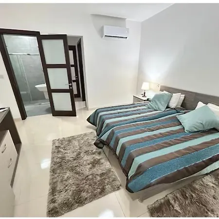 3story With 3 Bedrooms 2 Floor Bed Apartament
