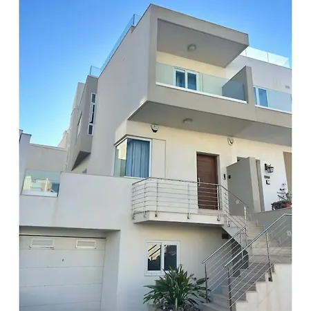 Apartment 3story With 3 Bedrooms 2 Floor Bed *