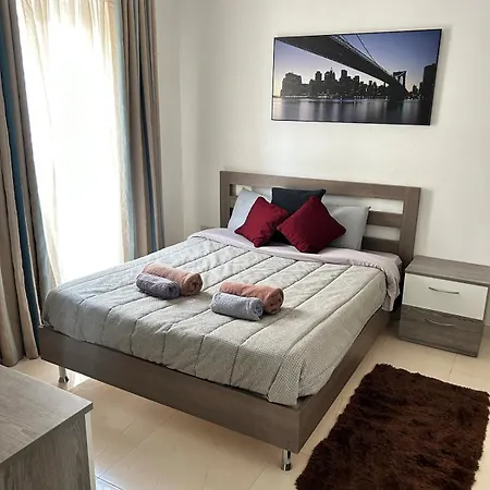 3story With 3 Bedrooms 2 Floor Bed * Is-Swieqi